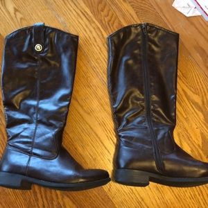 Brown boots size 6 1/2.